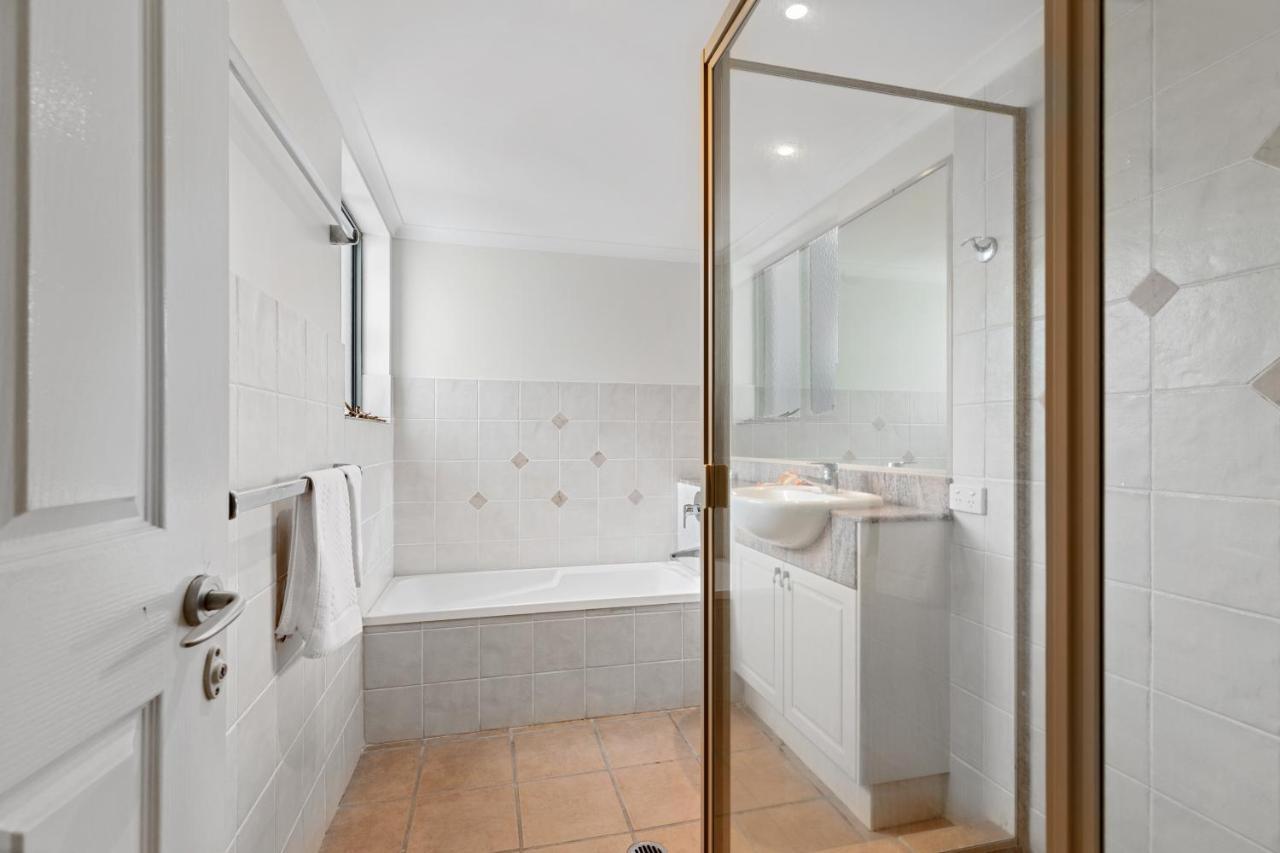 מולולאבה Riverdance Apartments מראה חיצוני תמונה